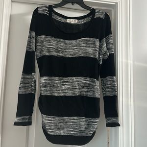 Sweater black and grey striped